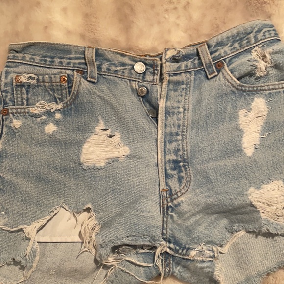 ✨denim Levi’s shorts✨ - Picture 2 of 5